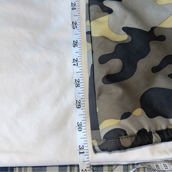 Oakley camouflage snowboarding/ski pants - Picture 6 of 6